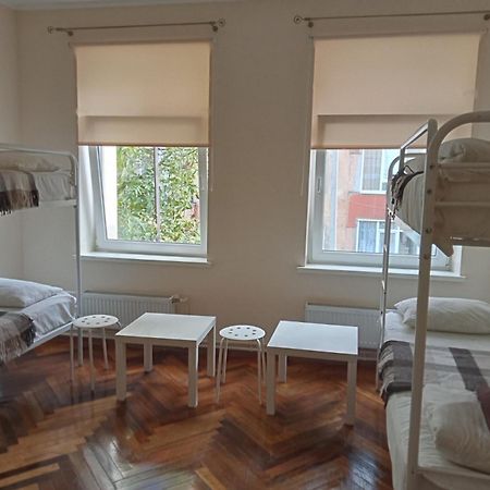 Hostel Iskra Lviv Bagian luar foto