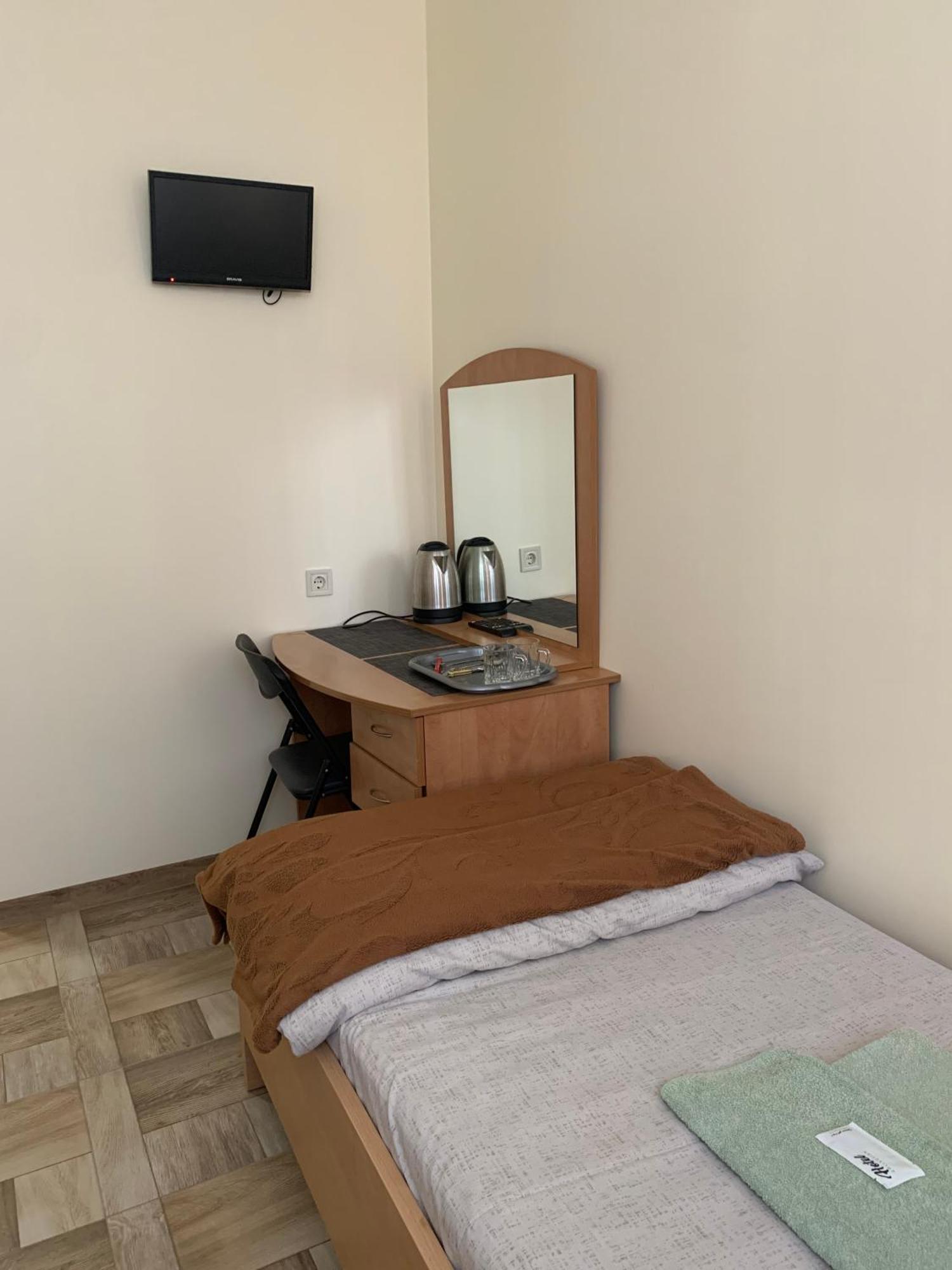Hostel Iskra Lviv Bagian luar foto