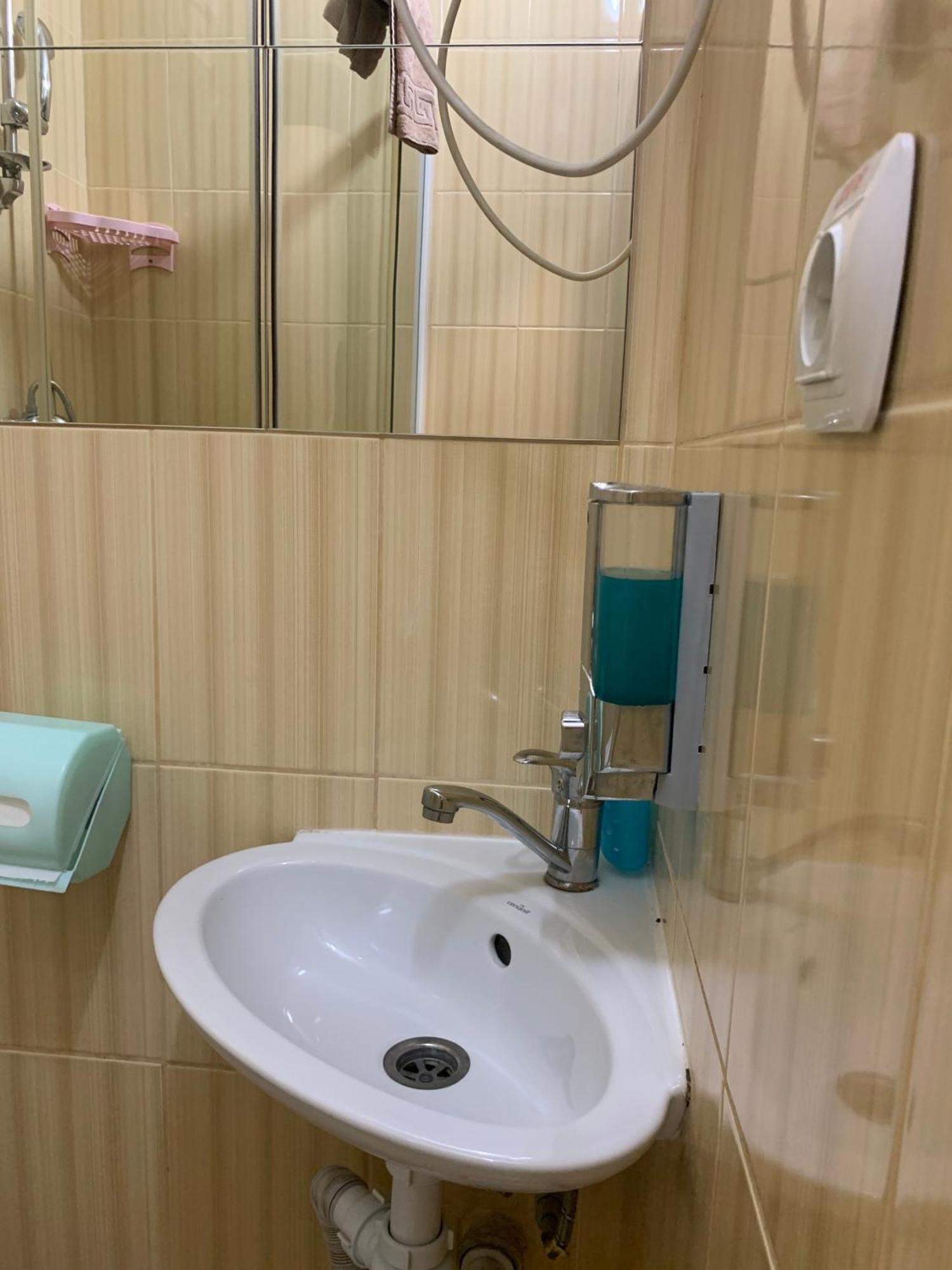 Hostel Iskra Lviv Bagian luar foto