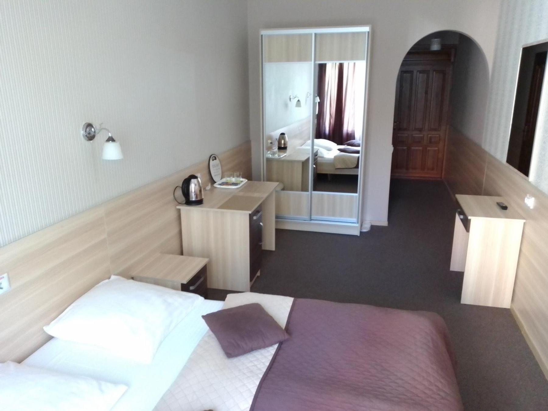 Hostel Iskra Lviv Bagian luar foto