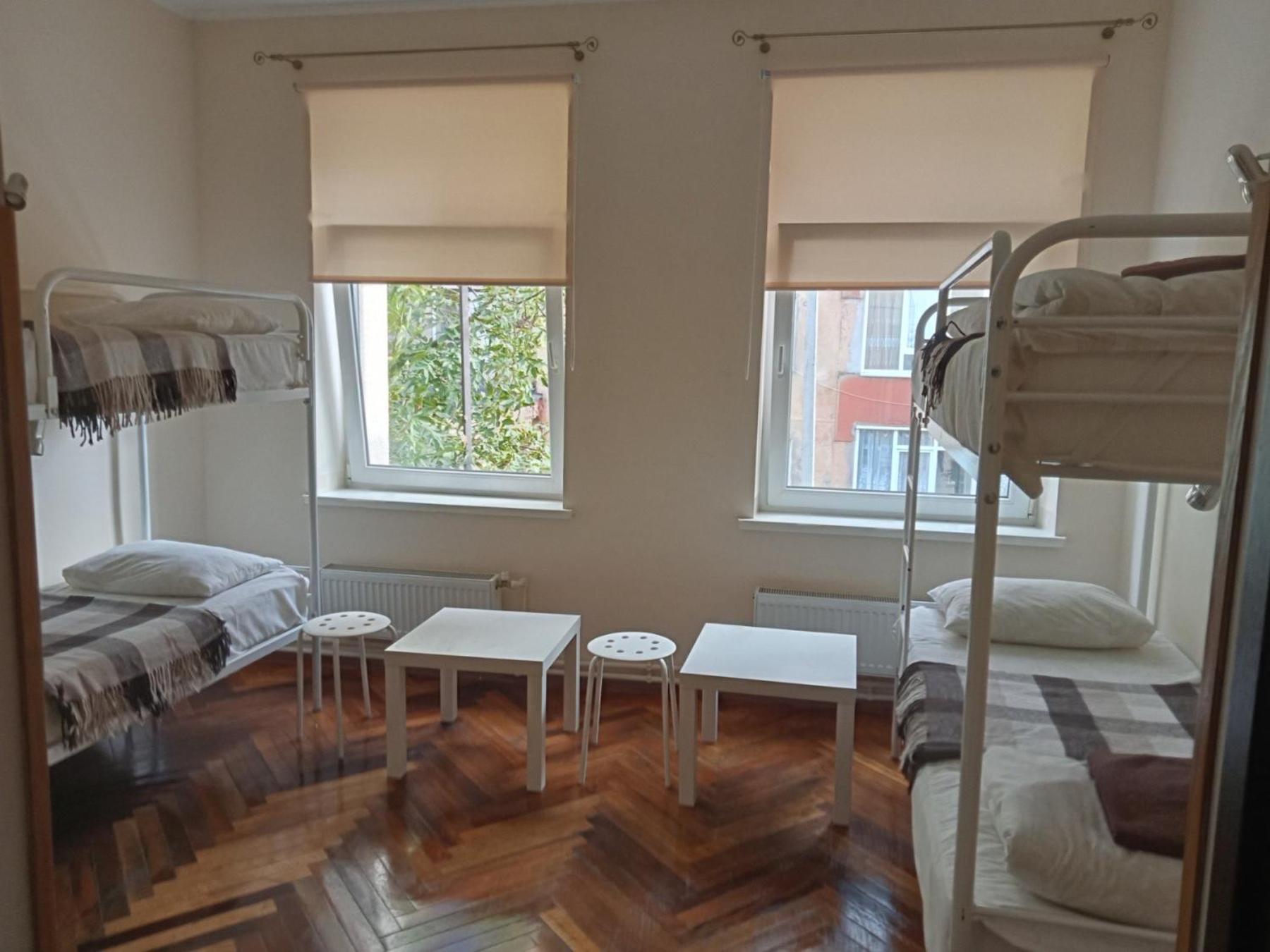 Hostel Iskra Lviv Bagian luar foto